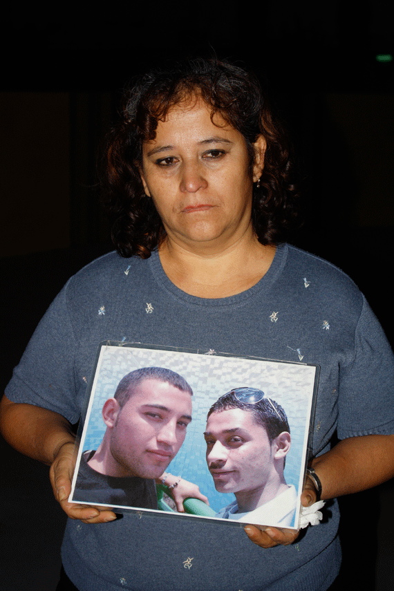 Luz María. Sus dos muchachos fueron asesinados. El entonces Presidente Felipe Calderón los calificó de “pandilleros”. No eran pandilleros. Eran estudiantes. Foto: Cuartoscuro