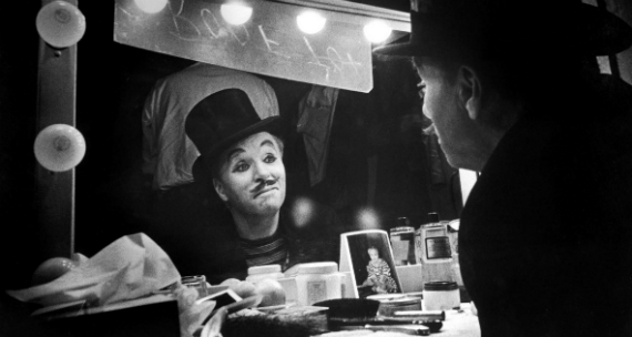 Candilejas fue la última película de Charles en Estados Unidos, Footlight, por su parte, el único texto novelado que se ha encontrado y del que se tiene conocimiento.