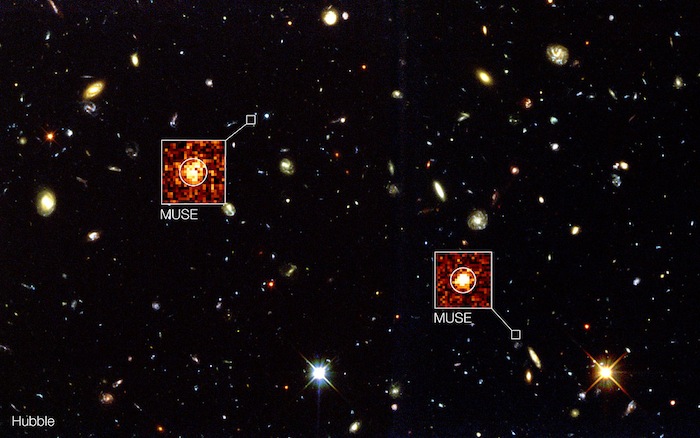 La imagen de fondo de esta composición muestra la imagen del telescopio espacial Hubble de NASA/ESA de la región conocida como el Campo profundo Sur del Hubble. Foto: ESO