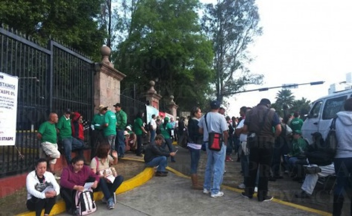 Sindicatos toman dependencias de gobierno en Michoacán. Foto: Provincia