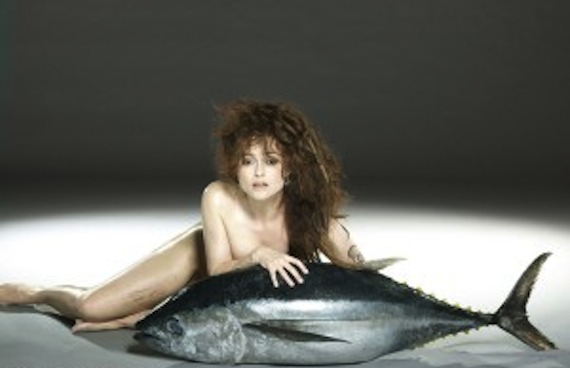 La actriz británica Helena Bonham Carter posa contra la sobeexpotación pesquera Foto: John Swannell de Blue Marine Foundation