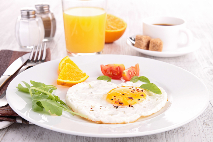 Estudios científicos apuntan que comer 6 huevos a la semana no es dañino. Foto: Shutterstock
