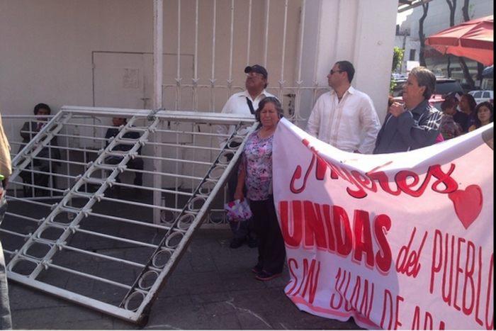 Militantes del PRI denuncian irregularidades en elección interna Foto: @PoliActivaMX