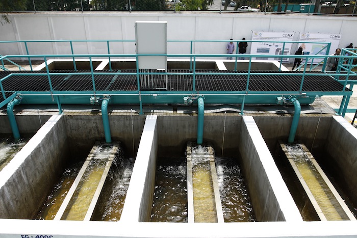 INEGI reporta una cobertura nacional del 86.82 por ciento del agua potable y alcantarillado. Foto: Cuartoscuro.