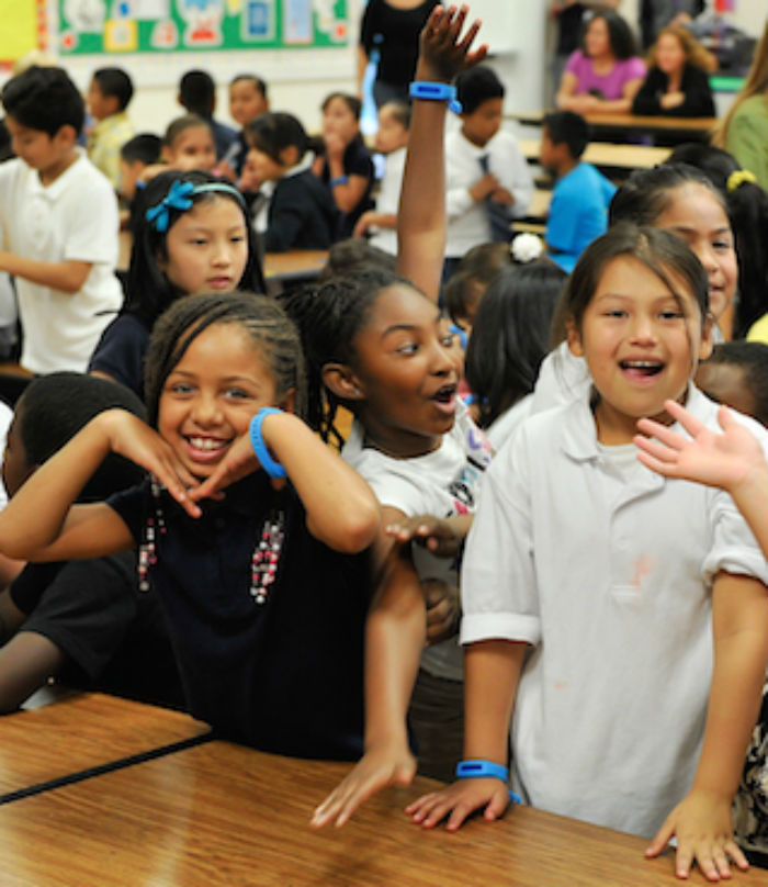 Además de promover la activación física, ahora la tecnología ponible combatirá la desnutrición. Foto: UNICEF