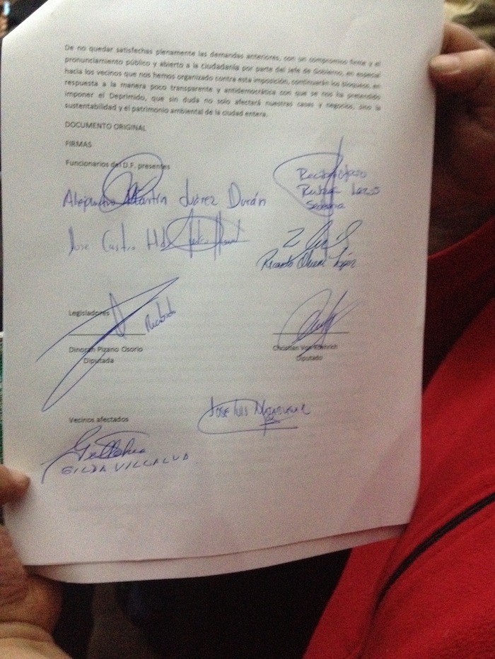 La carta dirigida a Mancera Espinosa. Foto: Mayela Sánchez, SinEmbargo