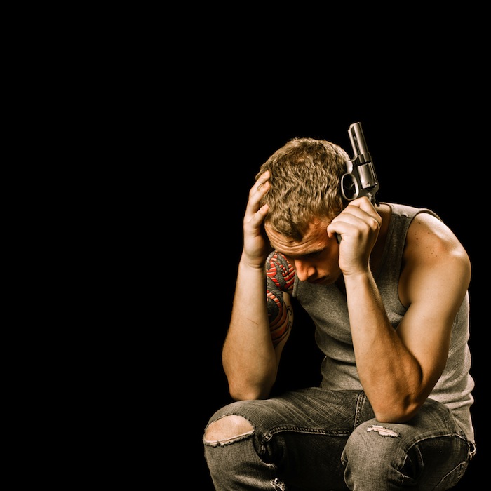 Tanto Twitter como Facebook tratan de detectar señales de alerta que puedan conducir al suicidio de sus usuarios. Foto: Shutterstock