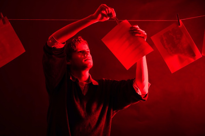 Hoy, los cuartos oscuros son parte de un proceso que se encuentra cada vez más condenado a la nostalgia. Foto: Shutterstock