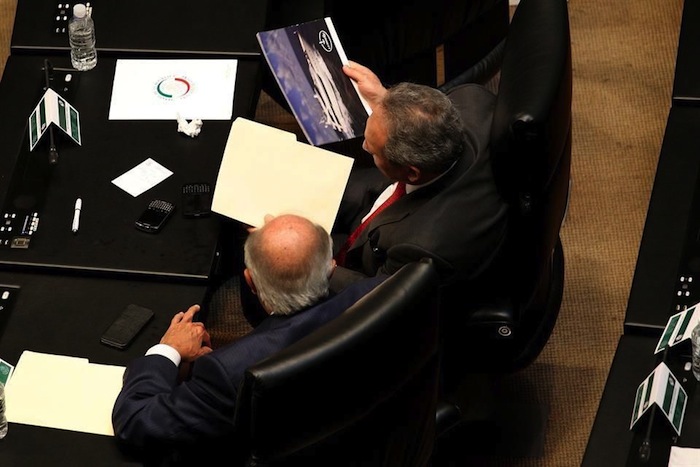 Romero Deschamps en la foto tomada por Reforma que difunden las redes sociales.