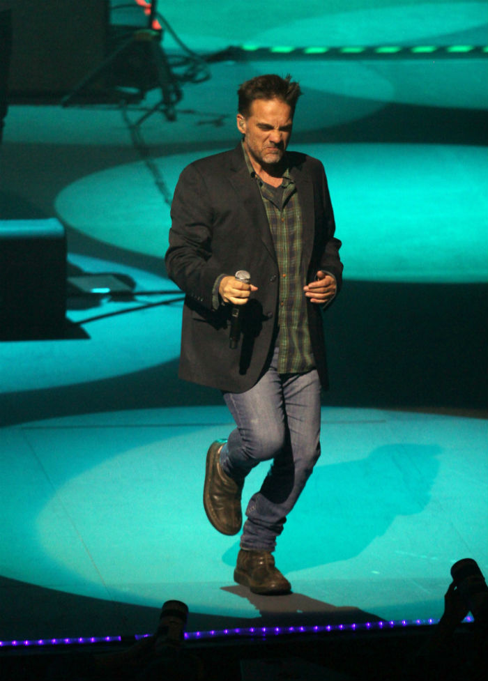 El líder de Los Fabulosos Cadillacs enfrentó algunos problemas de sonido al principio de su show en el Auditorio Nacional. Foto:Notimex