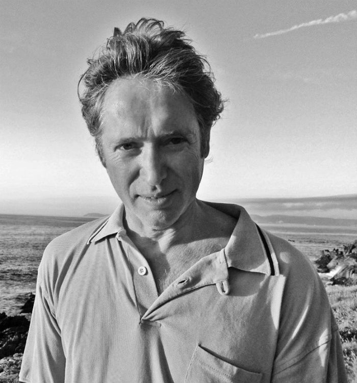 No soy experto en literatura, pero sé que hay escritores que escriben sobre las novelas de los demás. A mí no me interesan las novelas, se tratan de emociones muy recalentadas, muy vividas. Foto: Facebook de Celso Castro