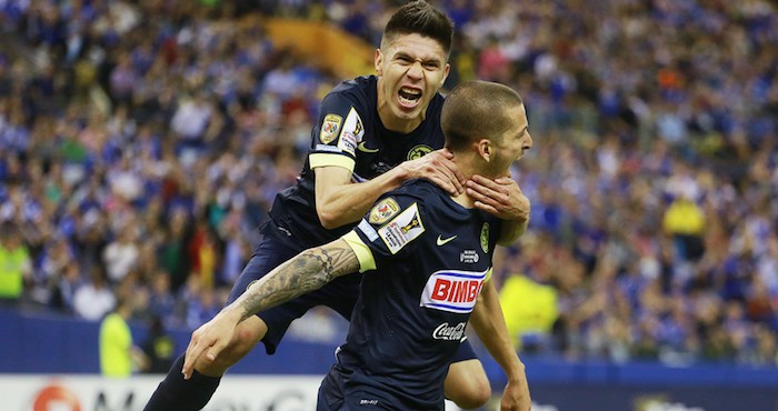 El delantero argentino Darío Benedetto fue el héroe de la noche al conseguir un triplete. Foto: @LIGABancomerMX