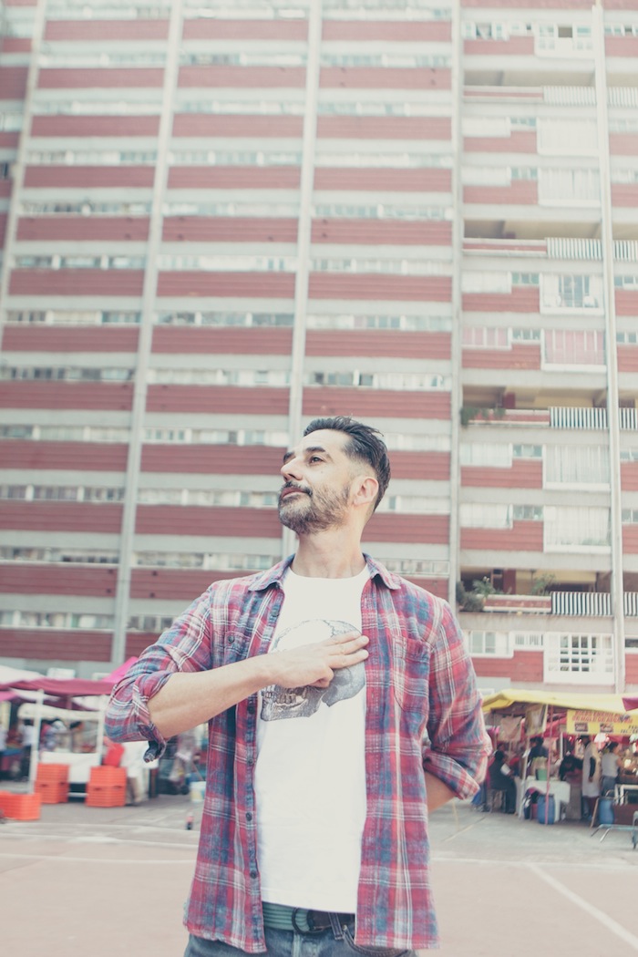 Señalar las faltas de las autoridades, el Gobierno y los mismos siudadanos es parte de un cambio, afirma el creador de los Supercívicos. Foto: Francisco Cañedo, Sin Embargo.