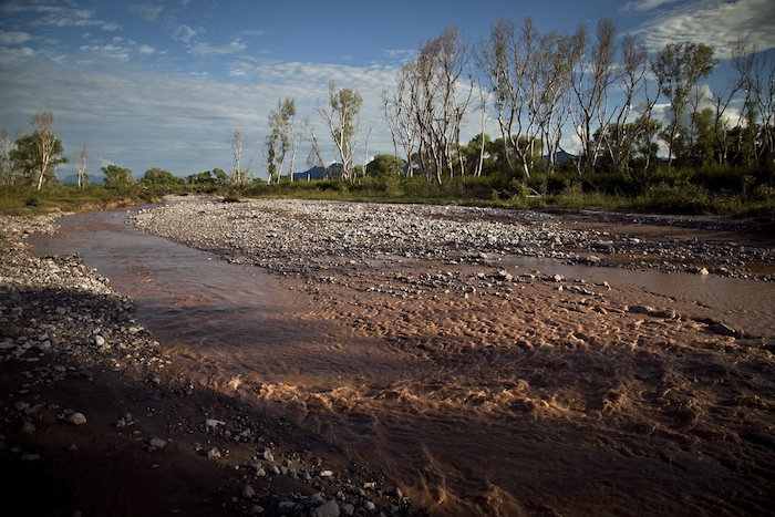 El río Sonora contaminado con residuos tóxicos de la mina Buenavista del Cobre. Foto: Cuartoscuro 