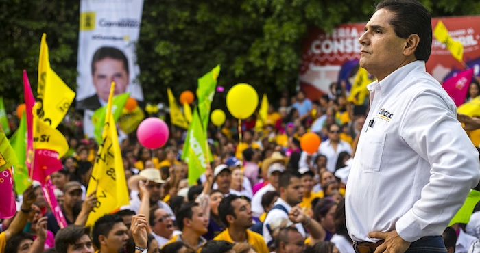 Silvano Aureoles, candidato a la gubernatura del estado de Michoacán, en una visita de campaña en Ciudad Hidalgo. Foto: Cuartoscuro