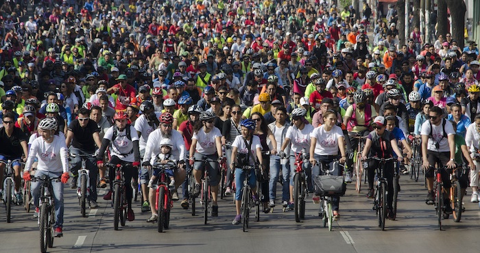 Alrededor de 8 mil ciclistas participaron en la Rodada Mundial realizada en el DF. Foto: Cuartoscuro
