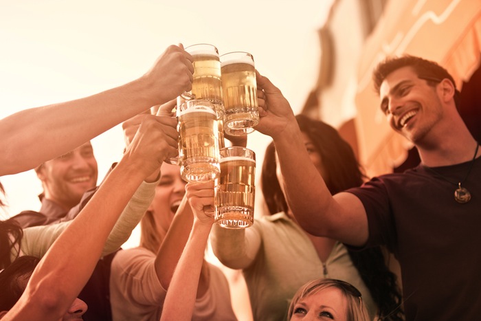 La cerveza puede ser tan versátil durante su preparación que llega a haber recetas insólitas. Foto: Shutterstock