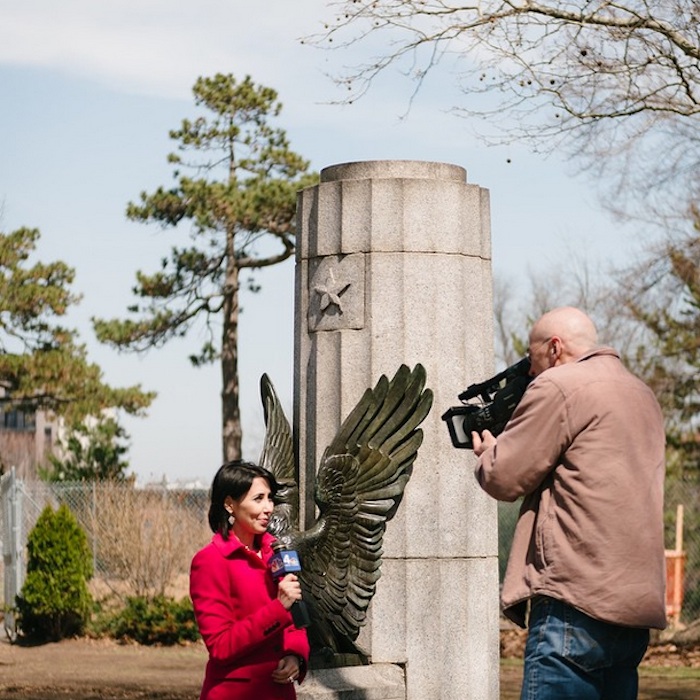 Finalmente el busto fue retirado. Foto vía Instagram: iambeingnate