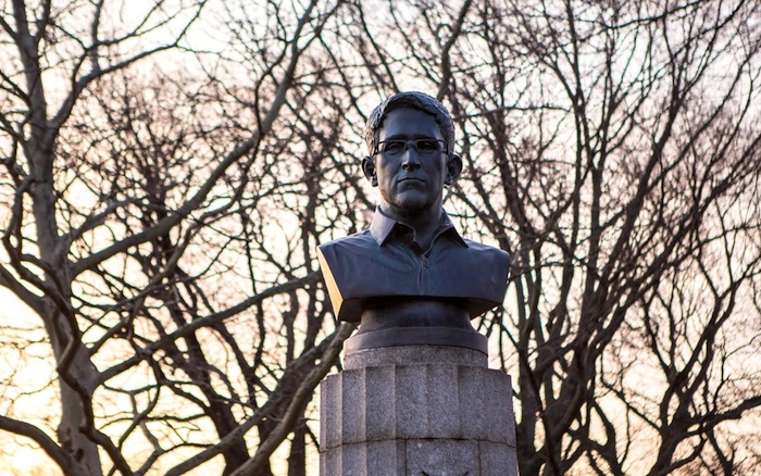 El busto de Snowden fue una grata sorpresa para muchos neoyorquinos, quienes celebraron su presencia en redes sociales. Foto: Aymann Ismail, AnimalNewYork