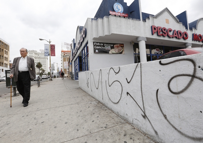 La MS-13 es exclusiva del Sur de California, ya que en Centroamérica los mareros no utilizan el número en sus pintas porque no están bajo la influencia de La Eme. Foto: La Opinión.