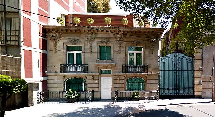 La vivienda que el ex Jefe de Gobierno capitalino renta por 80 mil pesos mensuales, en la Colonia Roma del DF. Foto: Google Earth.