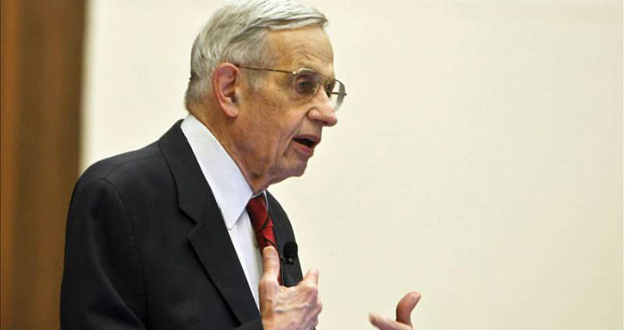En la imagen, John Nash, Premio Nobel de Economía por su "Teoría de los Juegos", (1994). Foto: EFE/Archivo