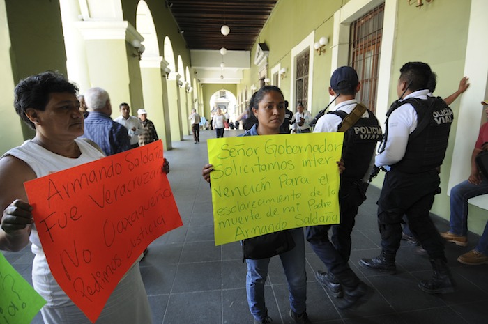Familiares de Armando Saldaña