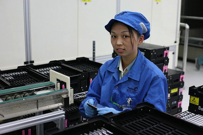 Trabajadora de una de las fábricas de discos duros de Seagate, en Tailandia. Foto: ElDiario.es