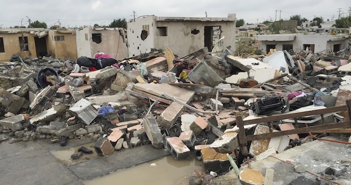 Habitantes de Acuña piden al Infonavit reparar sus casas. Foto: Cuartoscuro