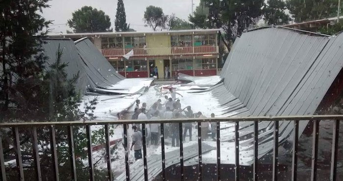 El accidente ocurrió alrededor de las 4:30 mientras en la zona acababa de caer el granizo. Foto: Vía Twitter @zerlaramontoya