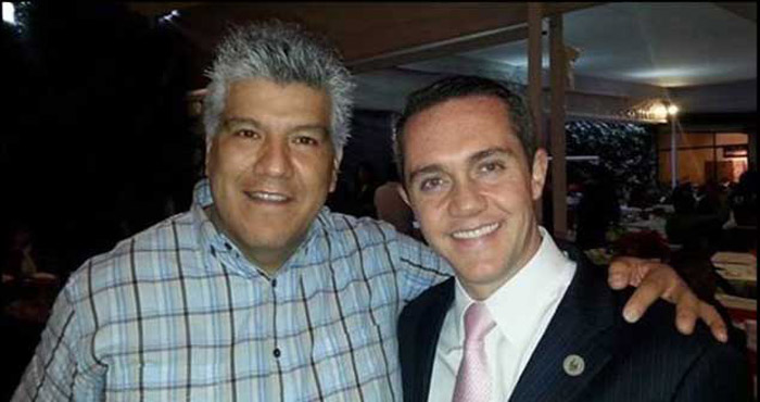 La foto de la polémica: El Delegado con licencia de Cuajimalpa con el líder de Los Claudios. Foto: Archivo