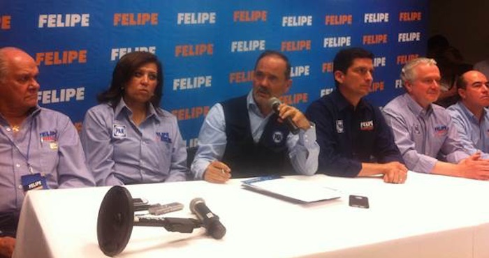 Gustavo Madero en conferencia con el candidato del PAN a la gubernatura de Nuevo León. Foto: CEN PAN