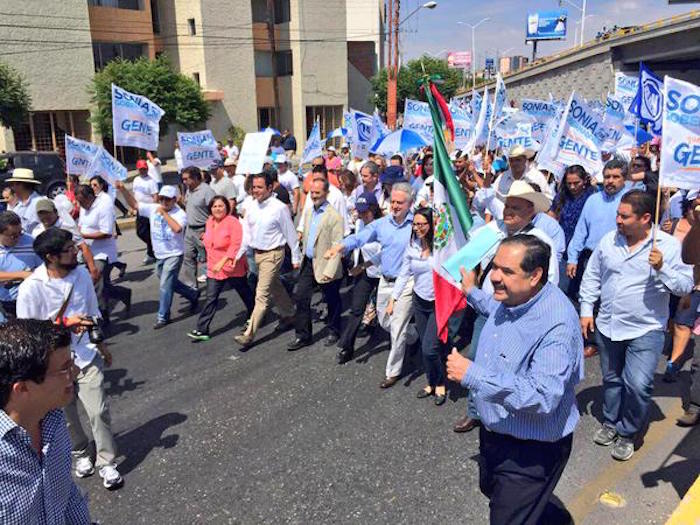 Líderes y legisladores del PAN marcharon este día en San Luis Potosí. Foto vía Twitter: @Laura_Rojas_