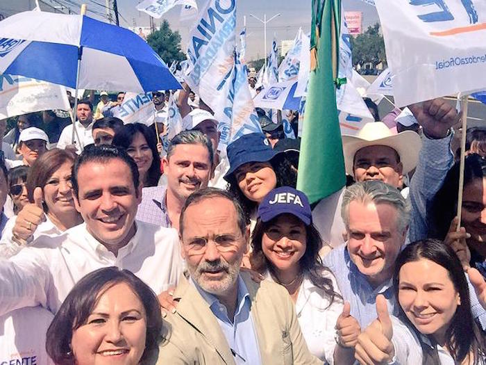 Gustavo Madero Muñoz marchó en San Luis Potosí. Foto vía Twitter: @Laura_Rojas_