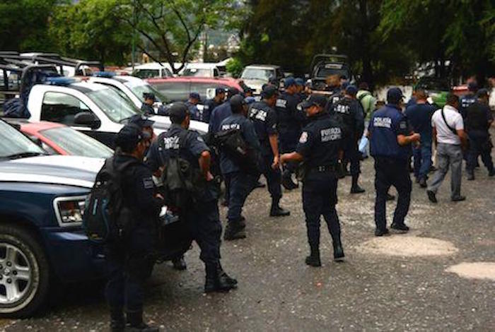 Los agentes demandan uniformes, seguro de vida, vales de gasolina, viáticos, reparación de las patrullas y recategorizaciones. Foto: El Sur.
