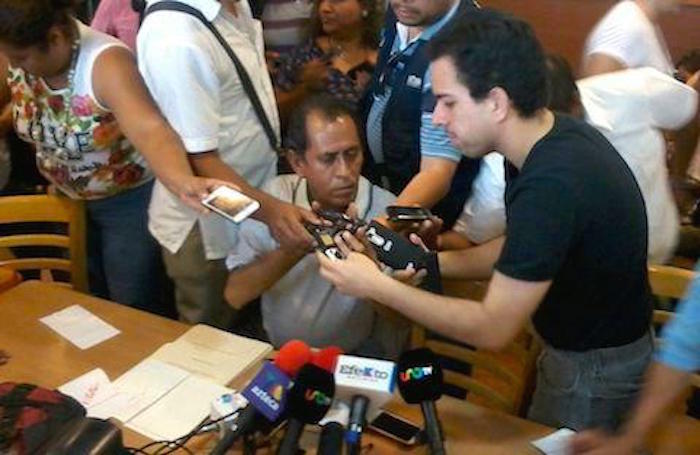 La conferencia de prensa de ayer donde se informó del hallazgo. Foto: Carlos Enrique Delgado de El Sur., especial para SinEmbargo.