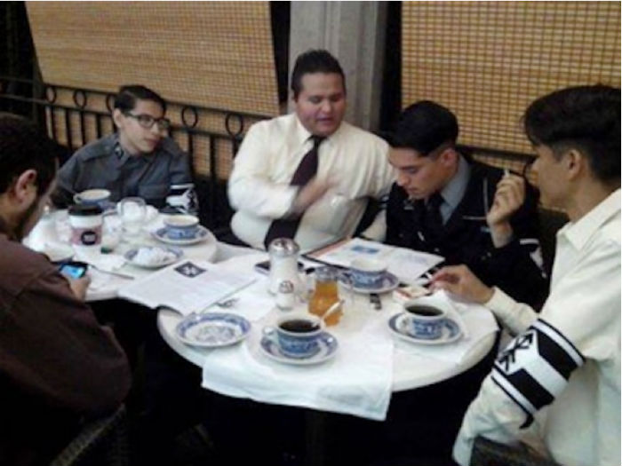 El año pasado circularon el redes sociales fotos de jóvenes panistas de Jalisco que decían simpatizar con el nazismo. El partido se deslindó de ellos. Foto: Twitter