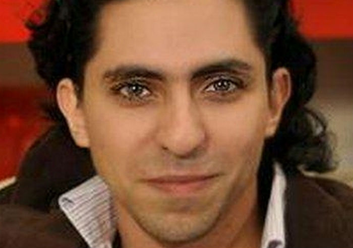 Badaui recibió el 9 de enero los primeros 50 latigazos, aunque las sesiones posteriores fueron suspendidas tras la presión internacional.