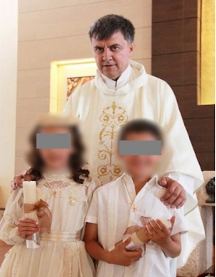 Eduardo Córdova Bautista. Foto del sacerdote proporcionada por una de las víctimas.