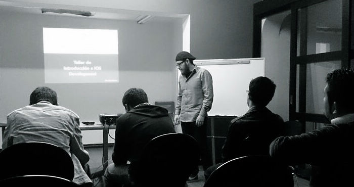 La experiencia de Echeverría es transmitida por medio de charlas y a tra vés de las redes sociales. Foto: Cortesía