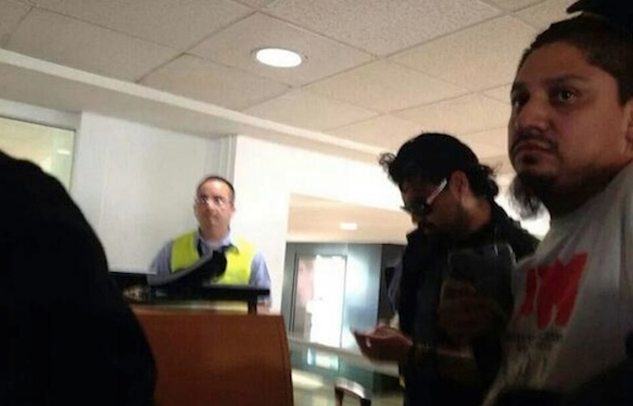 A integrantes de Panteón Rococó se les impidió abordar un avión de Interjet. Foto: @RococoTweets