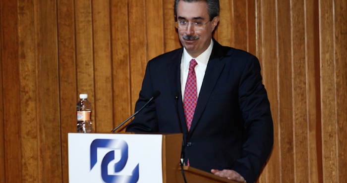Manuel Aguilera Verdusco, titular de la Comisión Nacional de Seguros y Fianzas durante el Seminario Internacional de Seguros y Fianzas en 2013. Foto: Cuartoscuro.