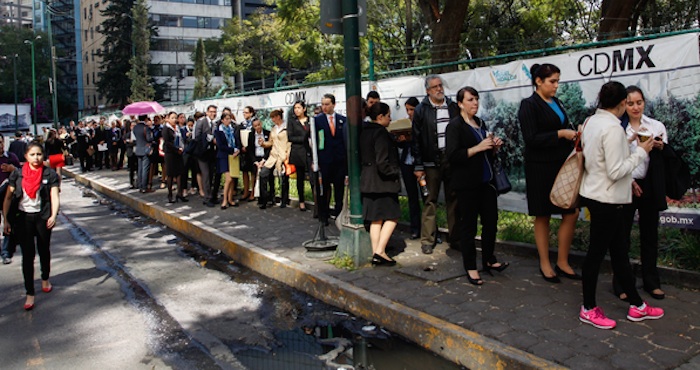 Fila para una entrevista de trabajo en la Ciudad de México. Foto: Cuartoscuro.