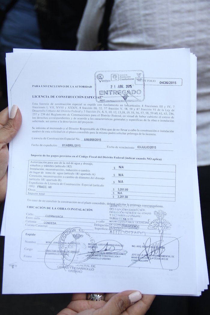 Los vecinos organizados denunciaron que las empresas constructoras, en contubernio con autoridades del GDF han demolido casas con valor arquitectónico, pues algunas estaban incluidas en el catálogo del Instituto Nacional de Bellas Artes (INBA). Foto: Luis Barrón, SinEmbargo