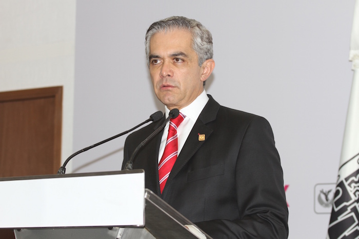 Miguel Ángel Mancera en la conferencia de prensa de esta tarde. Foto: Luis Barrón, SinEmbargo.