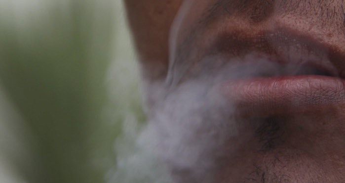 Fumar se puede relacionar con la esquizofrenia. Foto: Claroscuro