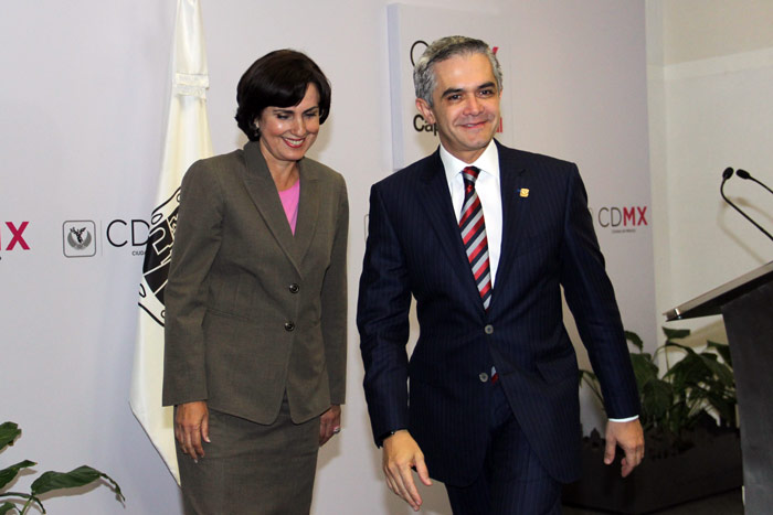 Patricia Mercado, Secretaria de Gobierno del GDF, junto a Miguel Ángel Mancera Espinosa. Foto: Cuartoscuro