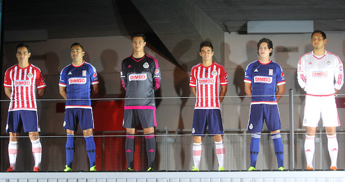 Presentación del nuevo Jersey del equipo. Foto: CUARTOSCURO