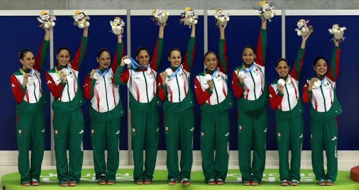 La delegación mexicana obtuvo medalla de plata por su participación en la modalidad de Equipo Rutina Libre. Foto: Notimex