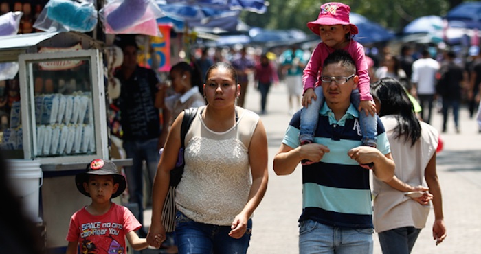 Familia en Chapultepec. Foto: Cuartoscuro.